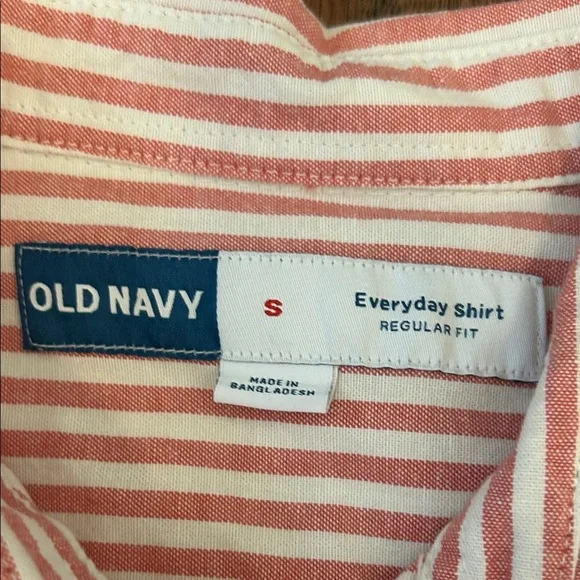 Old Navy Mens Striped Short Sleeve Shirt - Picture 2 of 2